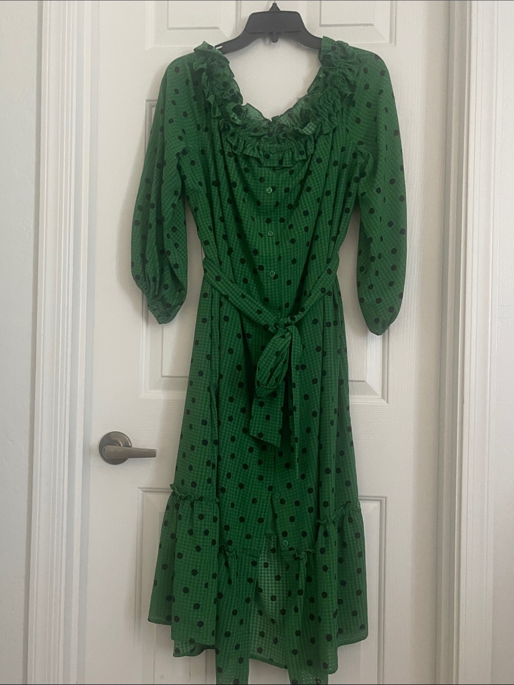 Who What Wear Green Polka Dot Ruffle Midi Dress